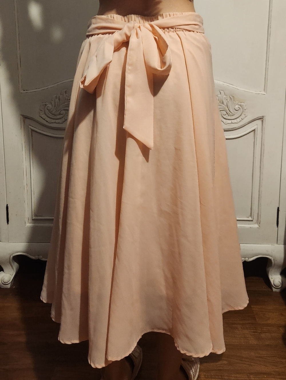 Pleated High-Waist Peach Midi Skirt with Waist Bow